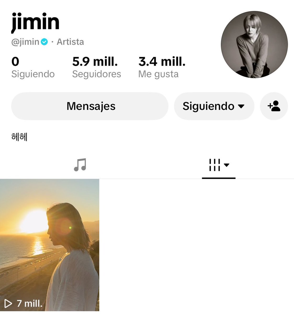 JiminLatinoFB's tweet photo. Los antis trataron por años de ligar su éxito a otras personas 🙌 juraban que Jimin necesitaba de shipps, para “tener éxito”

Pero la realidad es esta: Jimin es un hombre que maneja sus perfiles en carácter personal.

🗣️ Hoy por hoy es la cuenta más influyente (instagram) de un ídol de Kpop y ahora su primer vídeo de TikTok a sobre pasado los 7 millones de visualizaciones con un canción creada por el.

¡Jimin siempre deja que su trabajo hable!