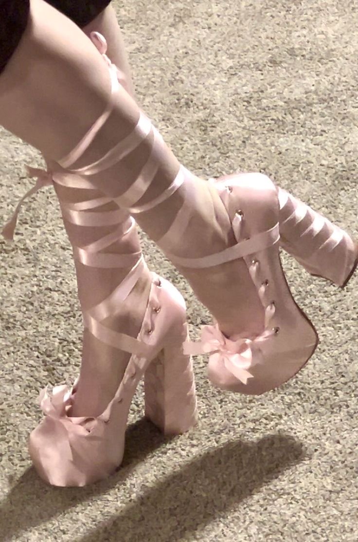 jbunnys_closet's tweet photo. bunnys all tied up!  ˚୨୧₊ https://t.co/zCSSy1FoZv