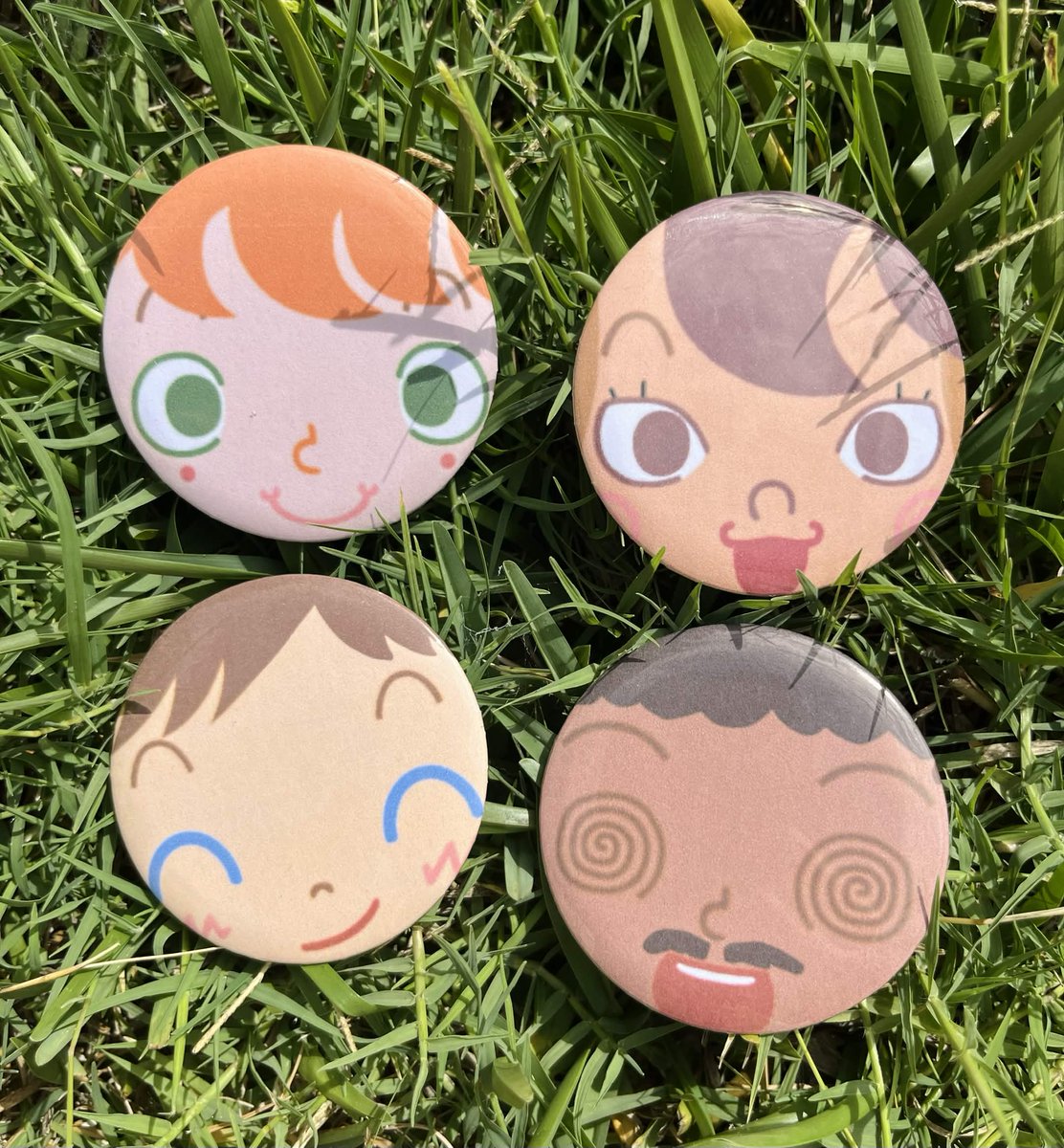 awcee_art's tweet photo. my store is now live! (🔗 in bi0!) the Bunch of Friends have been trapped in 58mm buttons!! Help them! please.

these were super fun to make. i can’t wait two months for more videos i need them NOW

#bunchoffriends #boffanart https://t.co/bsm5dDxitx