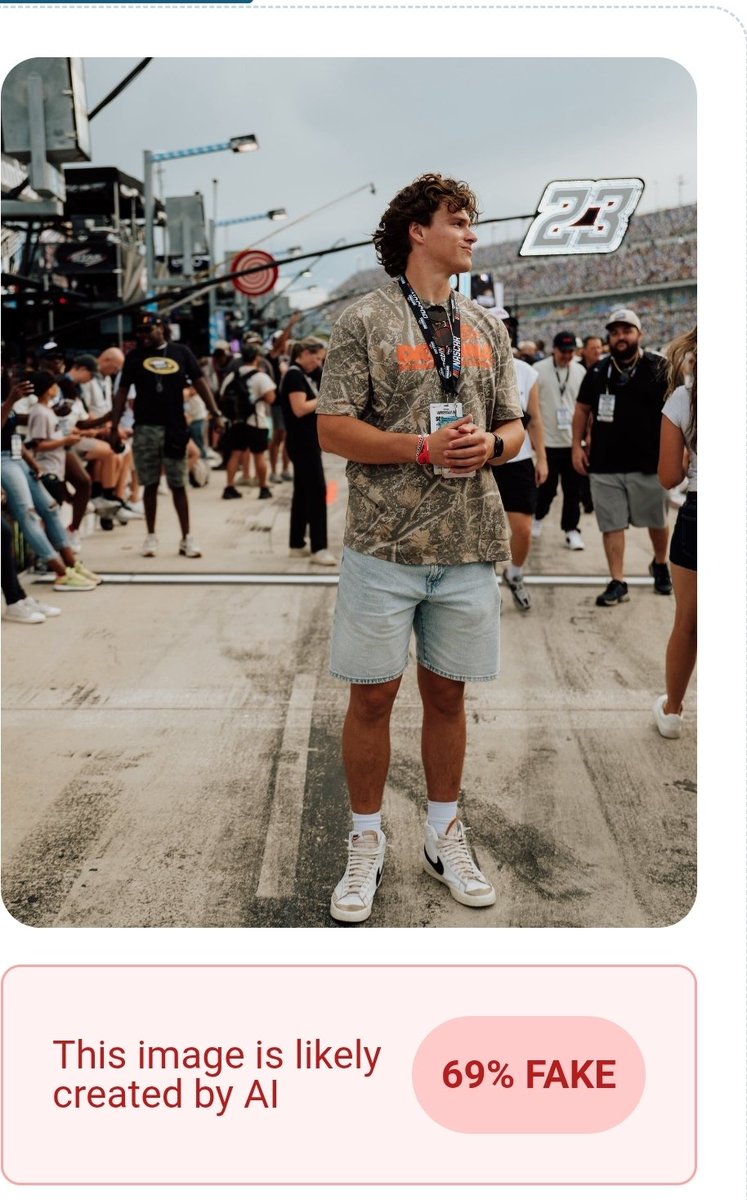Mike1788953's tweet photo. @jared_shult Fake https://t.co/QozkwEQvQH