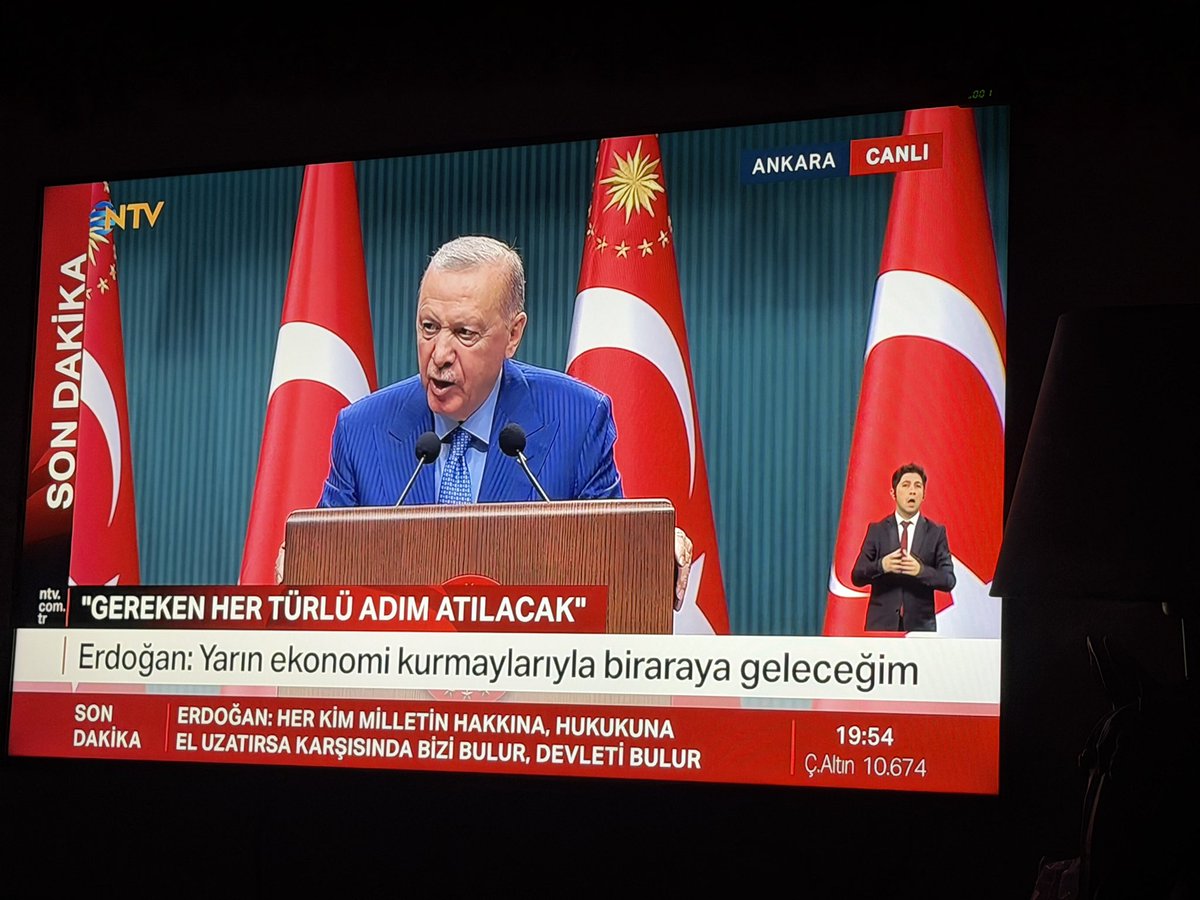 KeremSerindere1's tweet photo. Sayın Erdoğan, yarında ekonomi kurmaylarıyla görüşeceğini belirtti.
NTV 
#TLY #THF #DOH #TP2 #FONLAR #TASFİYE https://t.co/qXDzvJFgMG