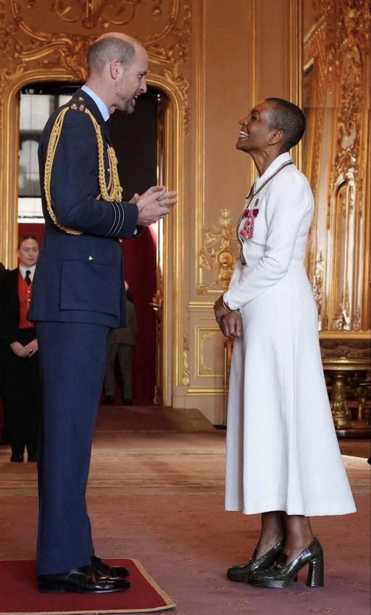 Enoughsenough00's tweet photo. Bridgerton actress Adjoa Andoh called the royals “terribly white.”
Then she turned up at Windsor, smiled, and took an MBE from Prince William https://t.co/97zdfbZXLs