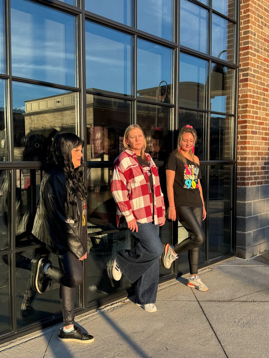 NetOpsByBRCM's tweet photo. Annual planning, but make it 90s grunge. 🎸

Last week, the Network Observability team joined Broadcom’s Agile Operations Division in person to align, collaborate, and plan for the year ahead.

Clear priorities. Fresh ideas. New band photo. Now we just need a name. https://t.co/VHc9FV0bVX