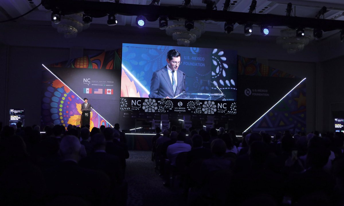 mxqnoticias's tweet photo. El titular de la @SRE_mx, @r_velascoa inauguró la quinta edición del #NorthCapitalForum. Un espacio de diálogo entre el sector público, la iniciativa privada y la sociedad civil que contribuye a fortalecer los desafíos geopolíticos.

#MexiquenseNoticias https://t.co/XwfxxLJ3TP