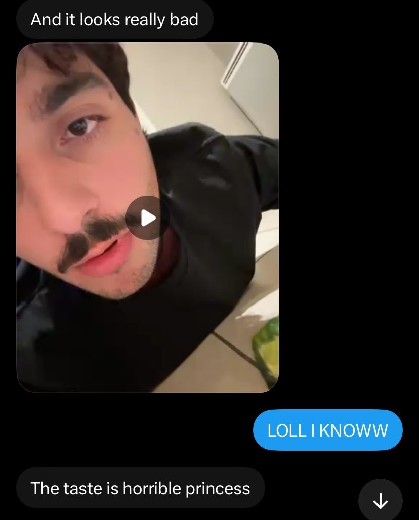 PrincessMeliyax's tweet photo. Should i expose him to his family?🤔

#buyingcontent #nsfwtwt #findom #femdom https://t.co/1tsWduva54