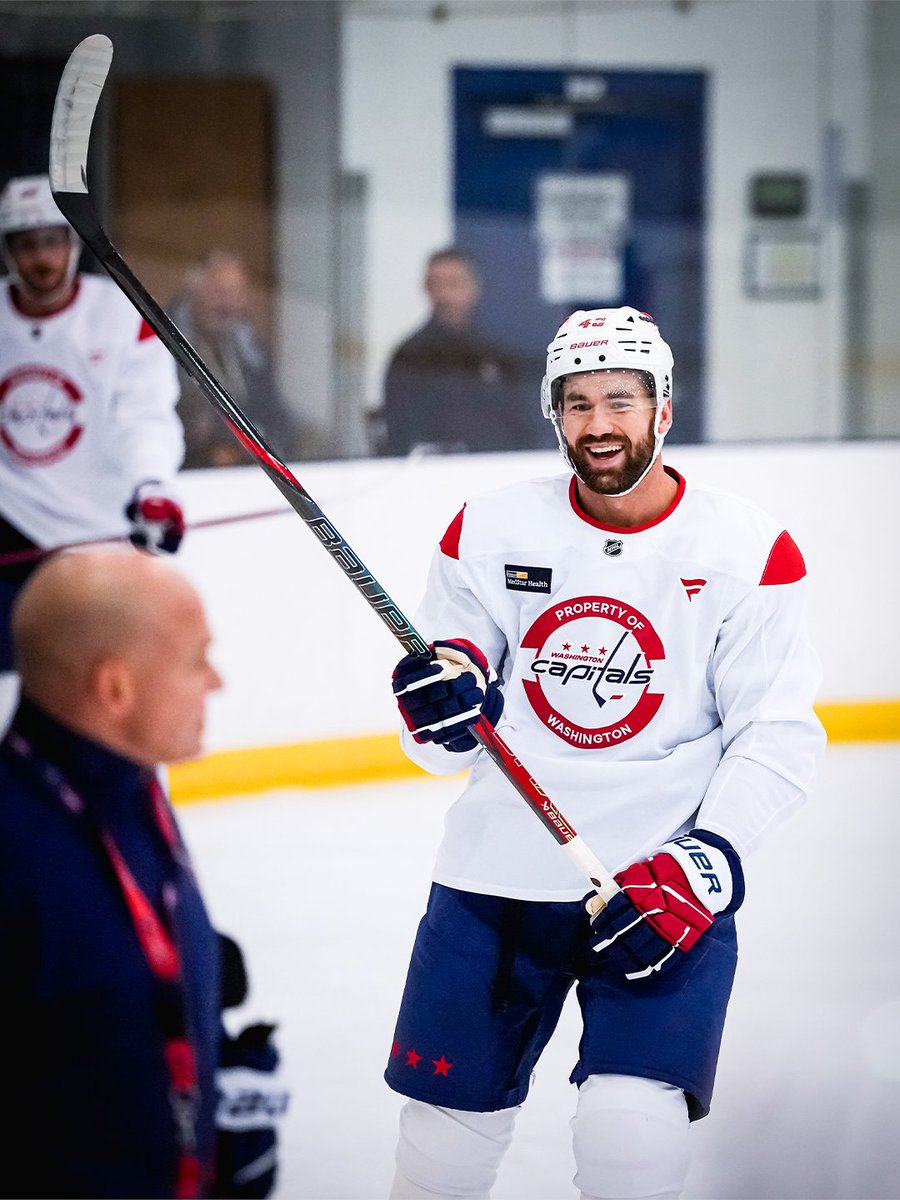 Capitals's tweet photo. Smile if you play hockey this week https://t.co/5wg7cZPKFh