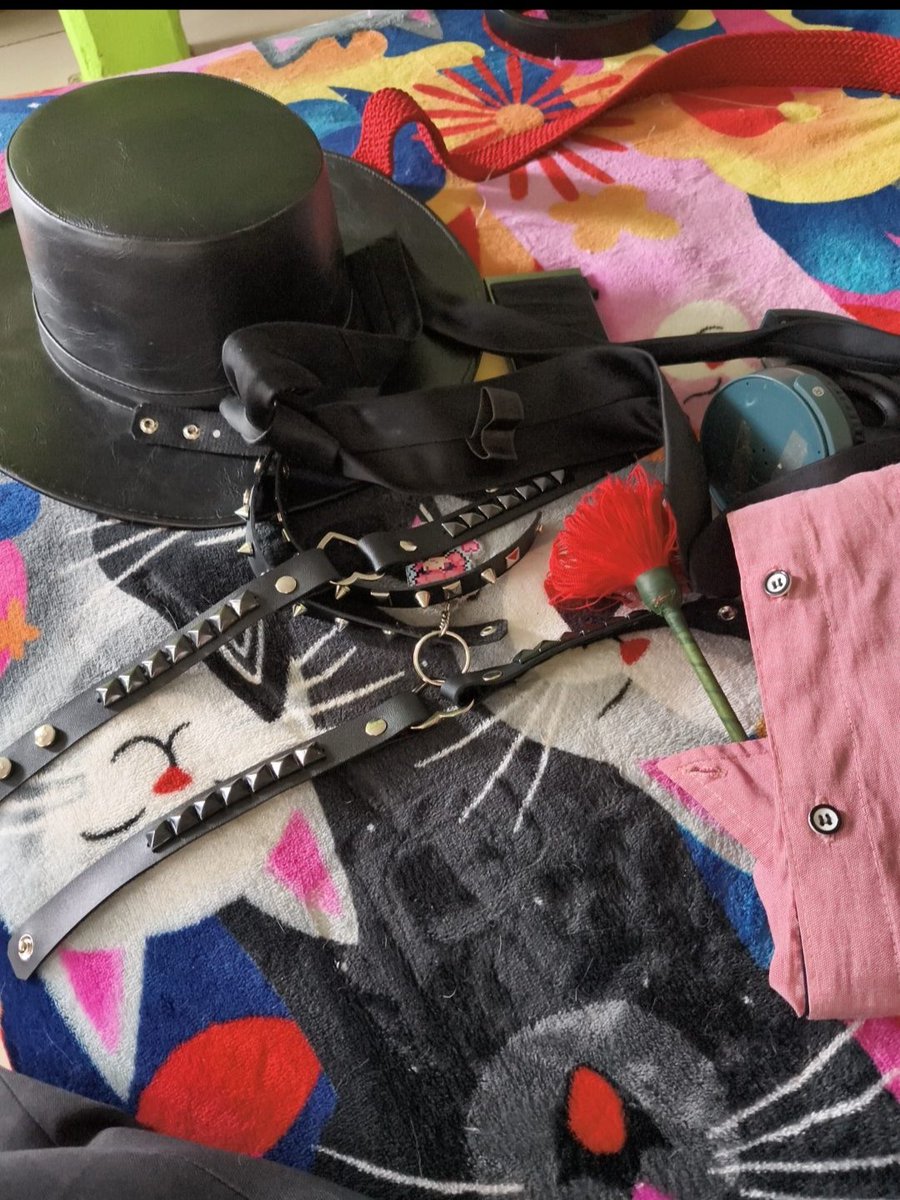 frankotsu_desa2's tweet photo. Ya tengo el 95% de mí traje/disfraz del condenado, igualmente trato de agregar otros detalles, seguiré mandando avances o cambios futuros https://t.co/J58HyvQe6m