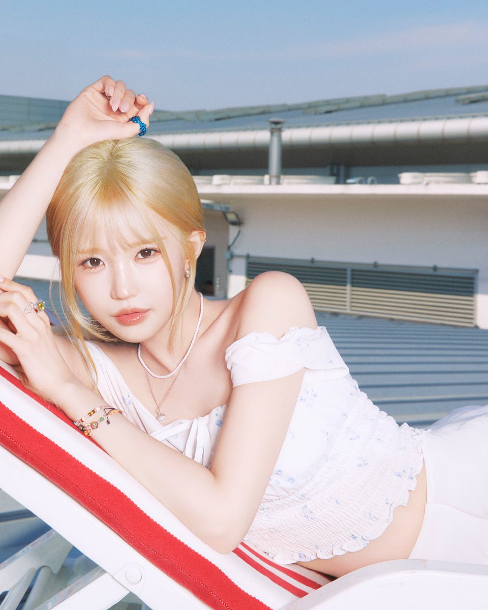 kchartsmaster's tweet photo. Happy 29th birthday to HAYOUNG of fromis_9! https://t.co/aaA4KZ3HfM