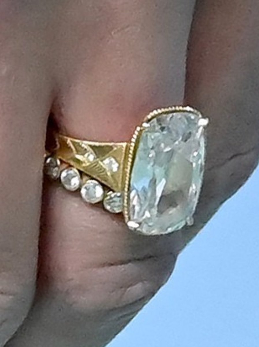 LostItemsFound's tweet photo. if I were to guess ... 87 of the tiny diamonds around the engagement diamond, and 13 on the wedding band https://t.co/TctkOCvmdR