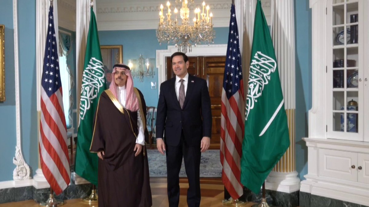 وزير الخارجية يلتقي نظيره الأميركي ويستعرضان العلاقات الاستراتيجية بين البلدين ويبحثان أبرز المستجدات على الساحتين الإقليمية والدولية 