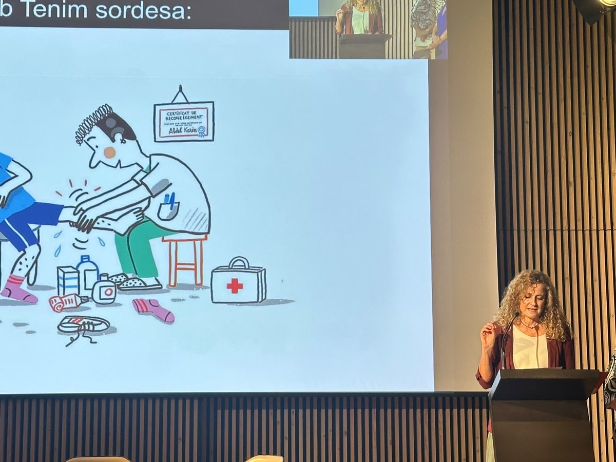 neusmunte's tweet photo. Coincidint amb el Dia Internacional de les Persones amb Sordesa assistim a la presentació del llibre de la @federacioacapps i l’il·lustradora Marta Capdevila que recull 
diferents etapes vitals i relats de persones sordes. 
“Tenim sordesa. Sentim, escoltem, parlem” https://t.co/Ko4PNqMDmF