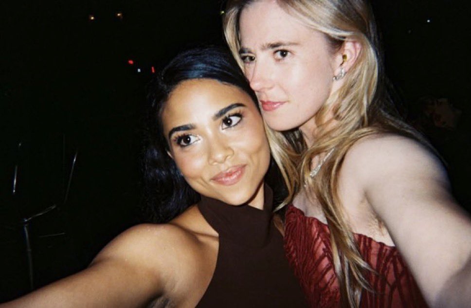 babyjunedoe's tweet photo. THESE PICTURES ARE GIVING GIRLFRIENDS I’M SORRY GUYS THE RPF PILL IS TOO STRONG I’M SORRY IT’S SO GIRLFRIENDS https://t.co/llNgfRcG5f