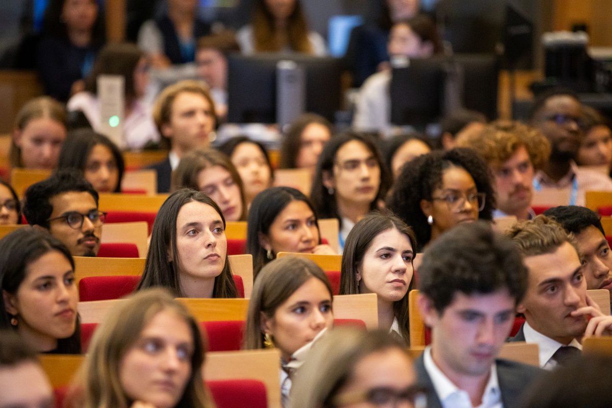 OECD's tweet photo. Over 700 interns join the #OECD each year.

OECD SG @MathiasCormann welcomed last week the newest cohort, whose members will work on issues from education and AI to trade and energy, or support corporate functions.

Find out more and apply: https://t.co/vPVjToduzR

#OECDcareers https://t.co/A9l59dAAbT