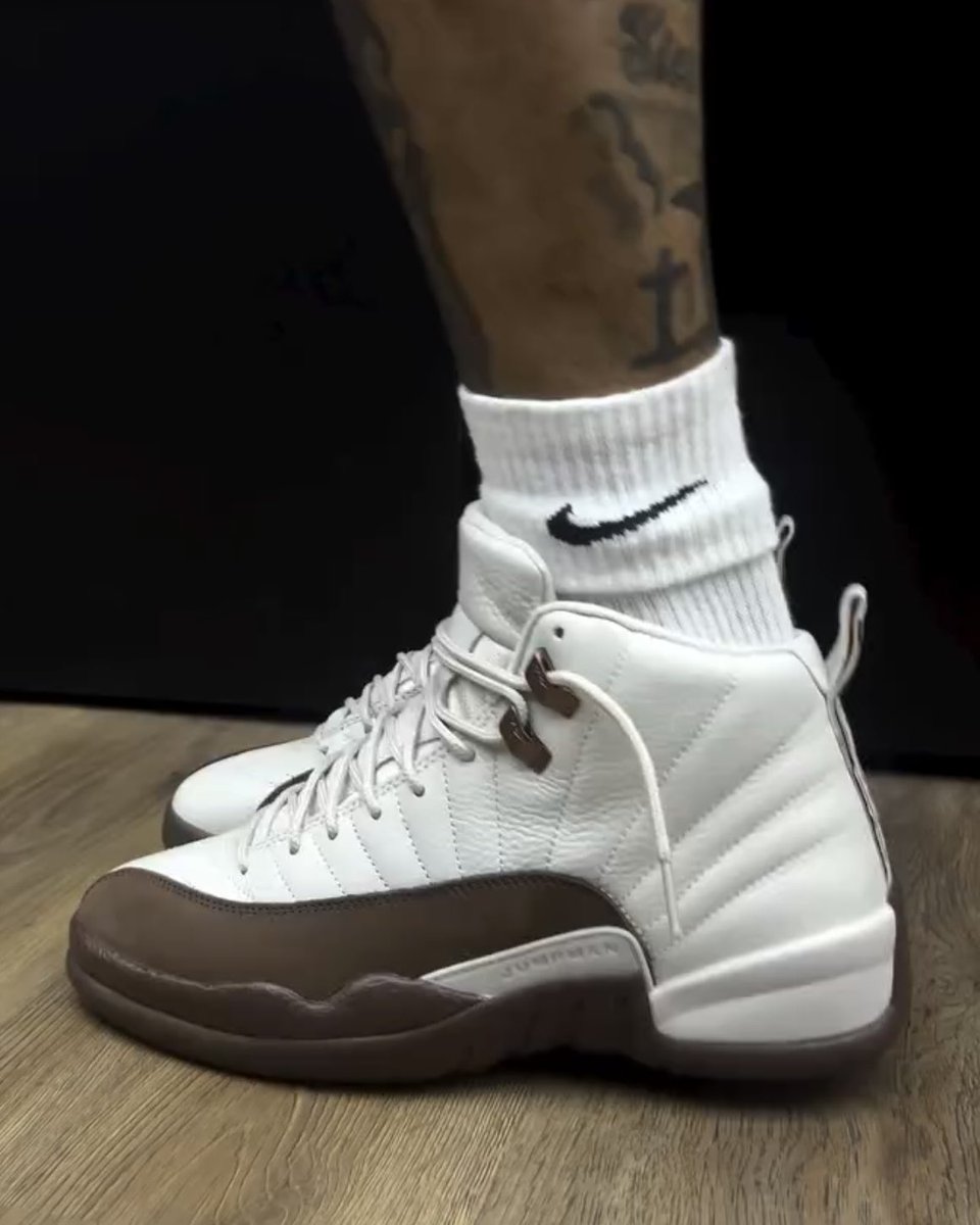 insanesneaker's tweet photo. ON-FOOT LOOK: Air Jordan 12 ‘Fireside’ 🪵

• Full-Family sizing
• October 24th
• $215 https://t.co/o6I5QD10Eh