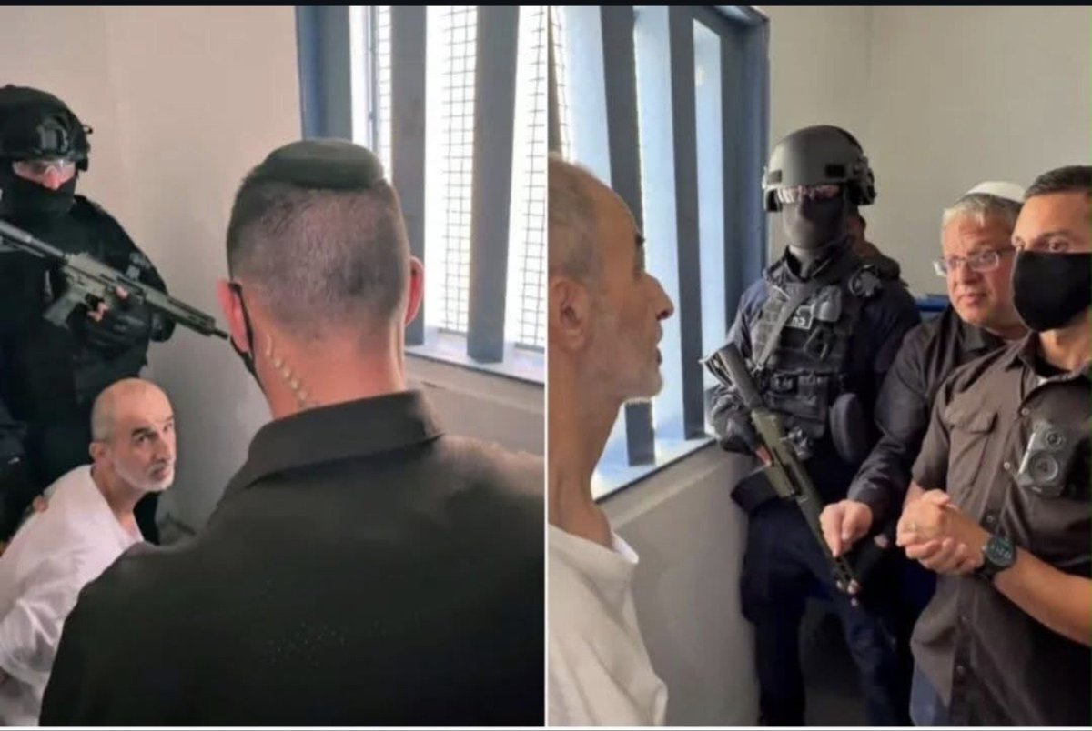 ZuritaCarpio's tweet photo. Ben-Gvir a un prisionero palestino esposado: "Quiero matarte, quiero ejecutarte. El infierno será tu destino, y yo soy el infierno aquí".
Muchos soldados para amenazar a un hombre indefenso. Esa es su "valentía". https://t.co/COU7a0lpi6