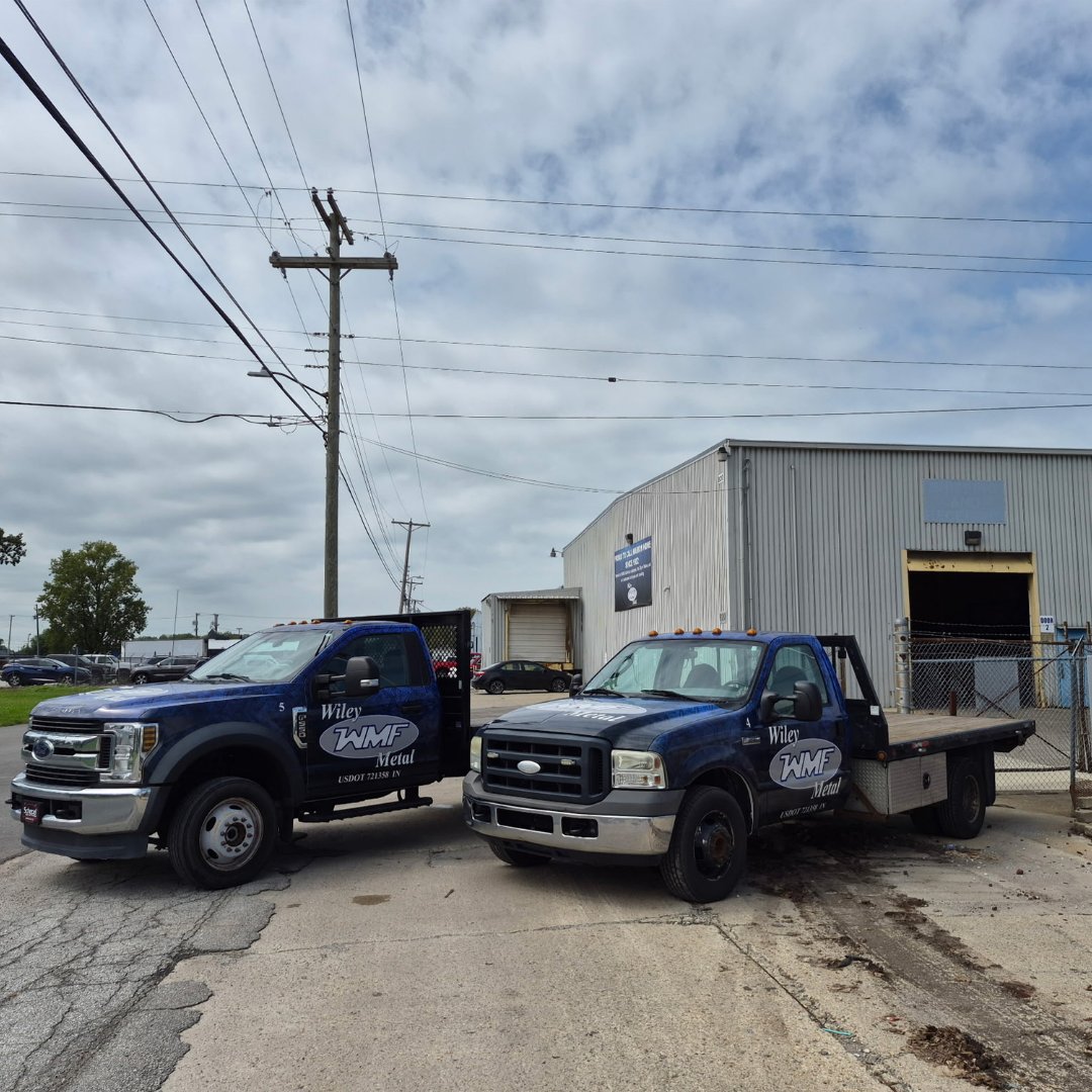 WileyMetal's tweet photo. Fresh wrap, fresh week! 😉 Each product we make carries a family name with it, so it feels about right to have the name on the flatbed too. Give us a wave if you see it. 👋

#WileyMetal #MadeInIndiana https://t.co/hpIscPBRho