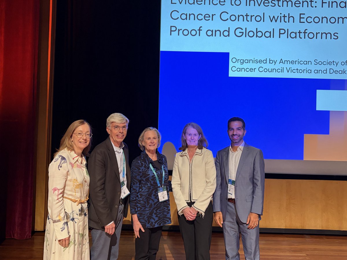 ASCO's tweet photo. ASCO &amp; @WHO have signed a collaboration agreement to address international challenges in accessing quality cancer care. Key focus areas: professional capacity building, clinical trial access, &amp; quality &amp; accountability. Read the announcement : https://t.co/LhqvGUdEes https://t.co/eSXYMtXqDo