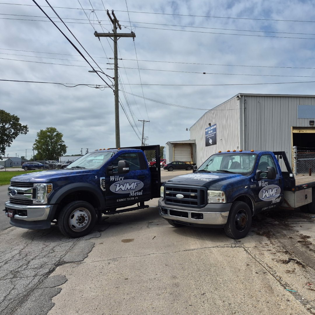 WileyMetal's tweet photo. Fresh wrap, fresh week! 😉 Each product we make carries a family name with it, so it feels about right to have the name on the flatbed too. Give us a wave if you see it. 👋

#WileyMetal #MadeInIndiana https://t.co/hpIscPBRho