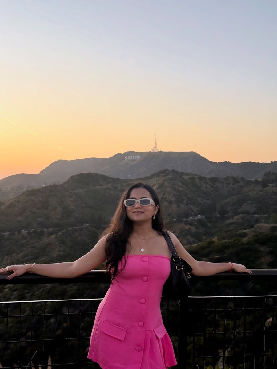 EliaBeshorgx's tweet photo. Summer of love

Hollywood Sign, Los Angeles—the city of dreams. Pink-girly OOTD and fit inspiration from my vacation diary. A two-day LA trip featuring the best places to visit, including Griffith Observatory. https://t.co/QtKW0D3Xji