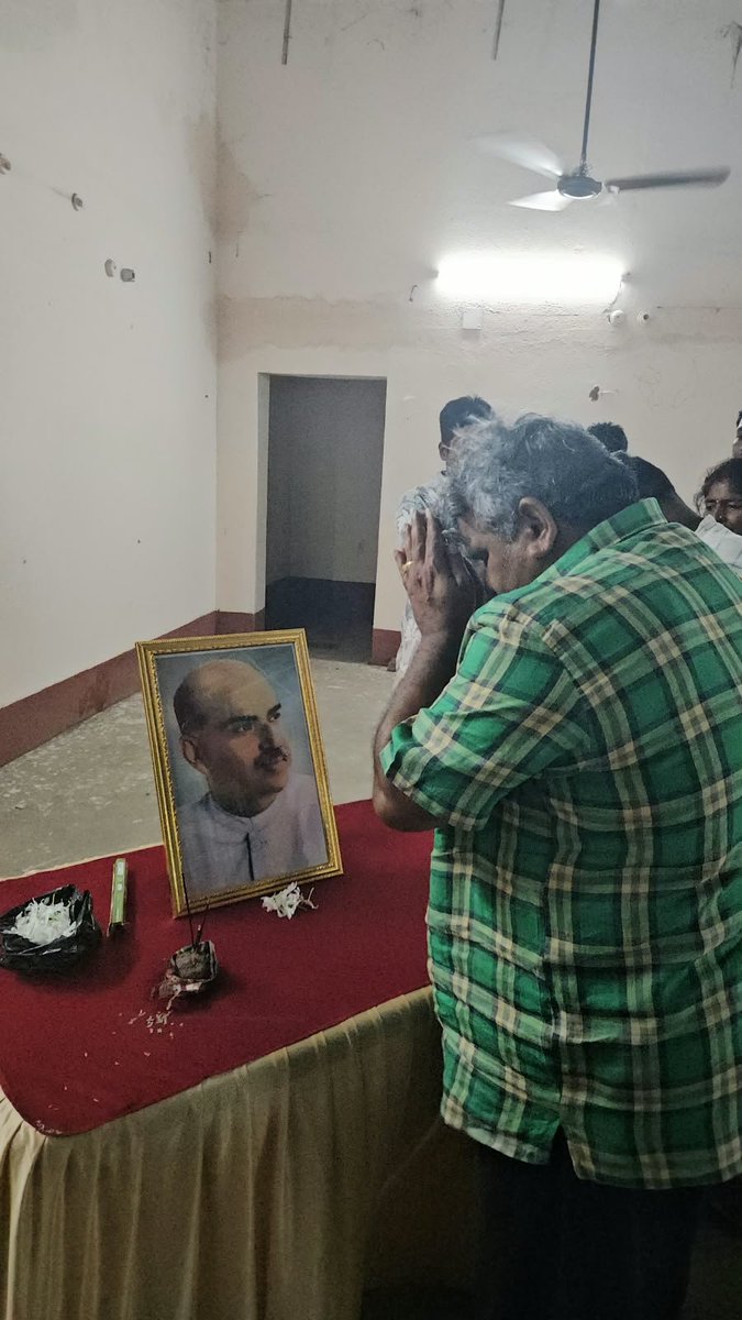 JitendraAsansol's tweet photo. আজ পাণ্ডবেশ্বর বিধানসভার অন��তর্গত কাঁটাবেড়িয়া কমিউনিটি হলে মণ্ডল-৪-এর দলীয় কার্যকর্তাদের নিয়ে আবাস যোজনা ও সাংগঠনিক বৈঠক অনুষ্ঠিত হলো। বৈঠকে আবাস যোজনা সংক্রান্ত সাধারণ মানুষের বিভিন্ন সমস্যা, প্রাপ্য সুবিধা এবং সংশ্লিষ্ট বিষয়গুলি নিয়ে বিস্তারিত আলোচনা করা হয়।

মানুষের প্রয়োজন ও সমস্যাগুলি কার্যকর্তাদের মাধ্যমে আরও নিবিড়ভাবে জানা এবং সংশ্লিষ্ট বিষয়গুলিতে যথাসাধ্য সহযোগিতা করার লক্ষ্যে এই আলো���না গুরুত্বপূর্ণ।

মানুষের পাশে থেকে, জনসেবার এই পথচলা আরও এগিয়ে নিয়ে যাওয়াই আমাদের অঙ্গীকার।

#Pandaveswar #BJP #AwasYojana