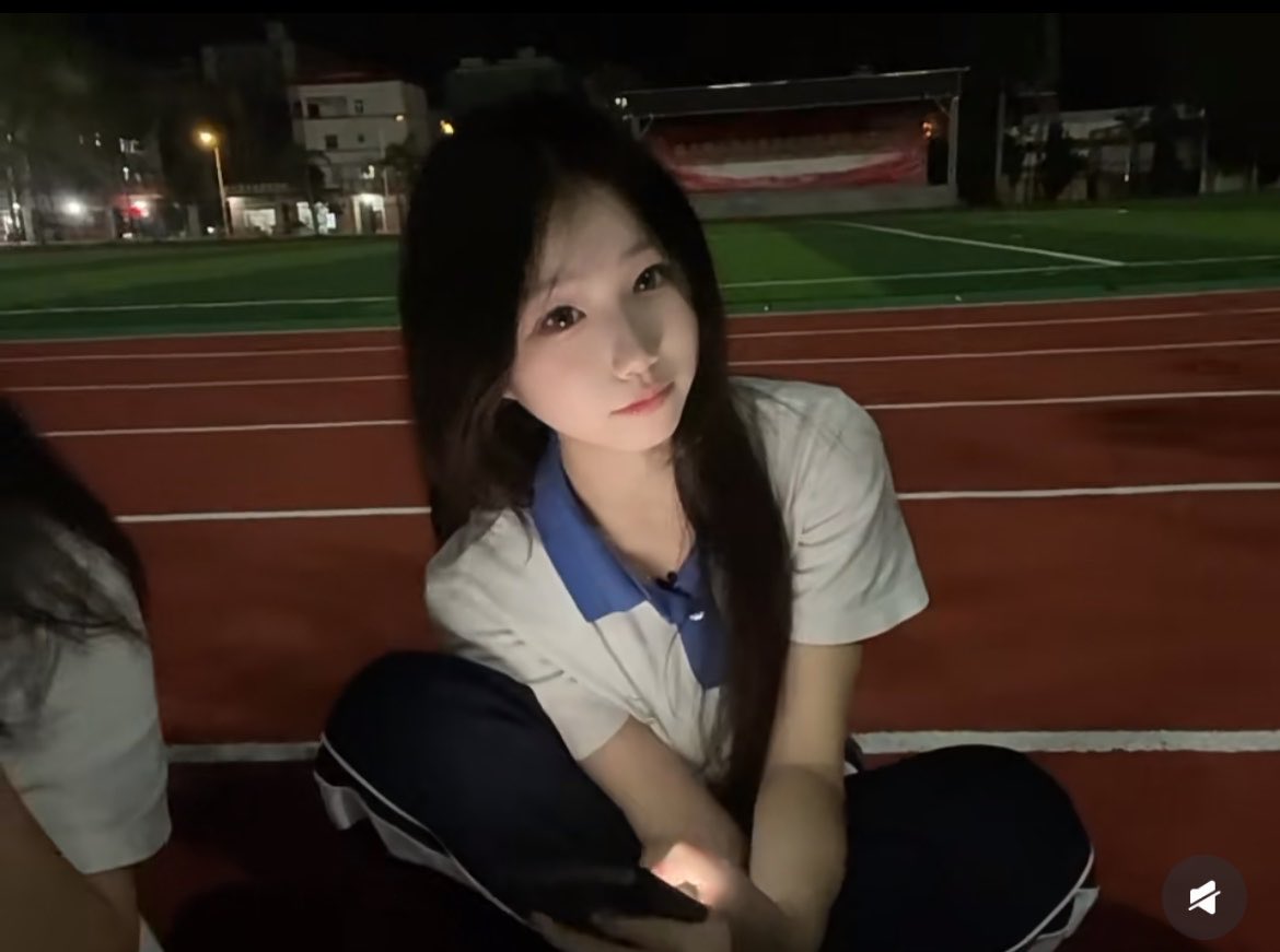 michelle16td4's tweet photo. 凌晨1点。继续继续！！！😂

谁要看我15的福吗？？？

 多来锐评一下，看完不许讲我福黑嗷… https://t.co/eoOIjxPjQ0