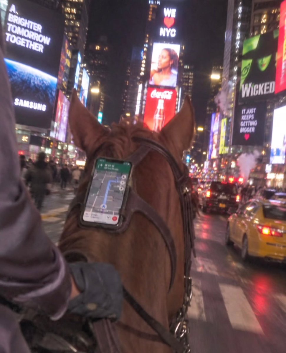 insaneposes's tweet photo. first time in New York ts crazy 😭 https://t.co/ZTf2q4ko2o