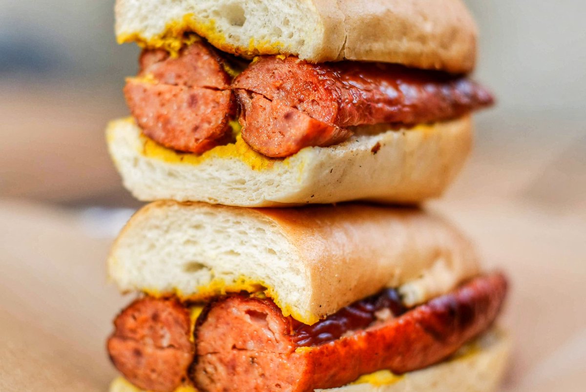 ptbbqmeats's tweet photo. Hot Link Sandwich keeps it bold and simple with a toasted Pyrenees roll, two mild links, and mustard for that just-right kick in every bite 🌭🔥 A straight-up BBQ favorite worth planning for. #PrimeTimeBBQ #HotLinkSandwich #BBQLovers https://t.co/mk9DW2icS9