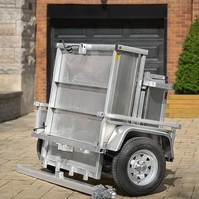 core77's tweet photo. You might see this as a lame Autobot, but it's the only Transformer I'd have any actual use for:
Adapt-X is the name of a utility trailer, that transforms intoโฆa compactโฆ https://t.co/MxwHJBS0Ll #UtilityTrailer #FoldingTrailer #CompactStorage #ApogeeTrailers #Transformers https://t.co/aCDKeqYswA