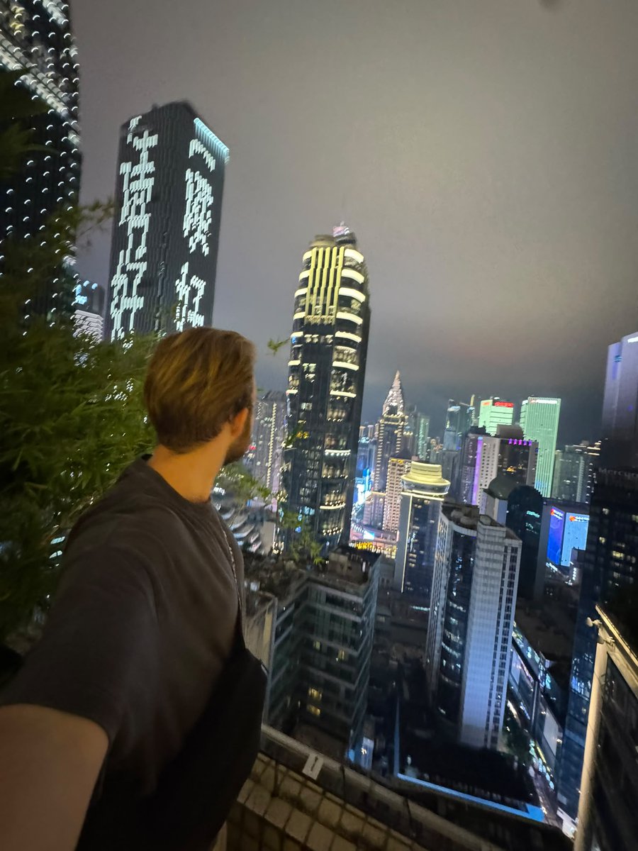 WillTimberlake_'s tweet photo. fomo creators are starting to lifestyle max!!!

James posted for us for 7 months or so, then took 5 months off to travel Southeast Asia.

He didn't make a single video the whole trip. It was all paid for passively by fomo, and his referrals doubled while he was gone.

This is the power of LIFETIME FEES on traders you refer