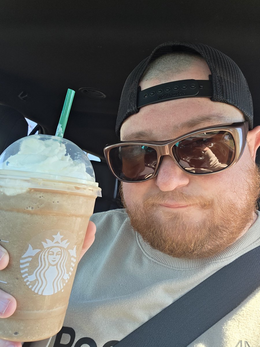 BigCln6c's tweet photo. #Starbucks https://t.co/xpCxG4unpw