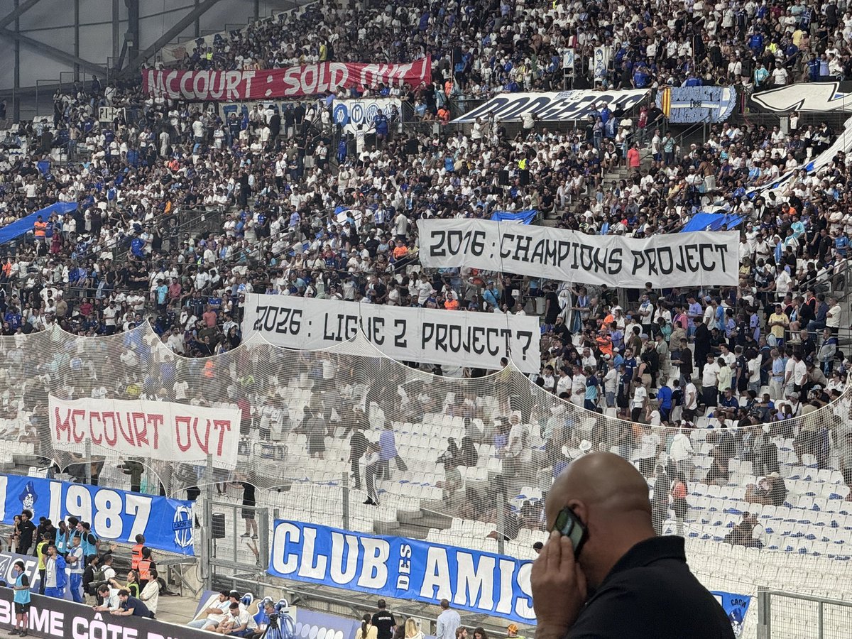 MassiliaZone's tweet photo. ❗️Après les révélations sur la fortune de McCourt, les virages du Vélodrome ne devraient pas lui réserver un traitement très favorable pour la prochaine rencontre de l'OM à domicile face à l'Olympiakos.

[🥈@laprovence] https://t.co/bdNcSVmZSG