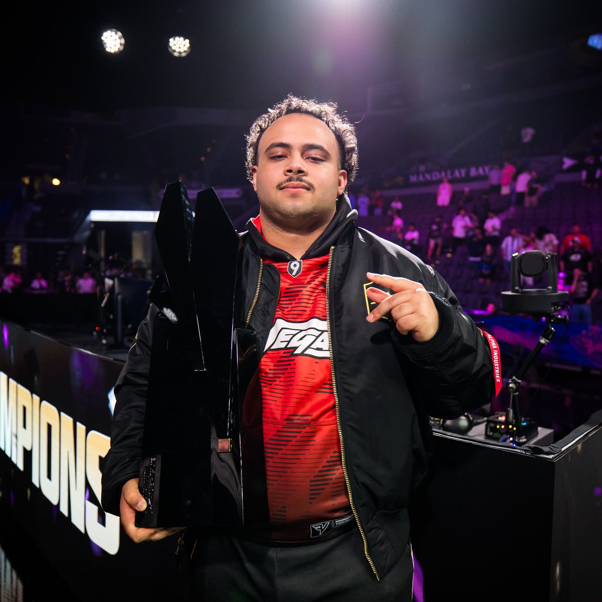 FaZeEsports's tweet photo. Thank you, Champs ❤️ @04DaDon @abuzaaah https://t.co/G6cYRQZjZ6