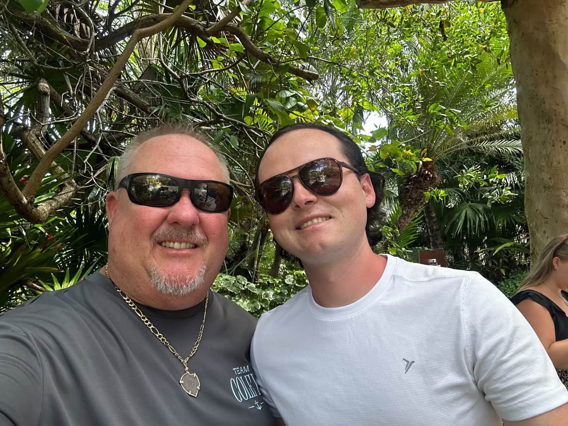 SophiaMizuki's tweet photo. Well it's National Sons Day I am told!! As you can probably guess it is always National Sons Day here.
I'm proud of you Aaron! https://t.co/VHkP21VaH7