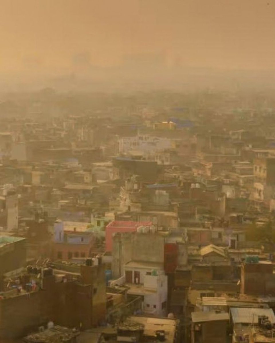 OxfordPhysics's tweet photo. A University of Oxford study in Nature Cities reveals that while economic growth expanded access to cleaner cooking in India, coal power reliance drove a 30% rise in urban pollution deaths between 2000-2020. Findings have wide global implications. More: https://t.co/fUUiALEBMp https://t.co/vaglFsYo30