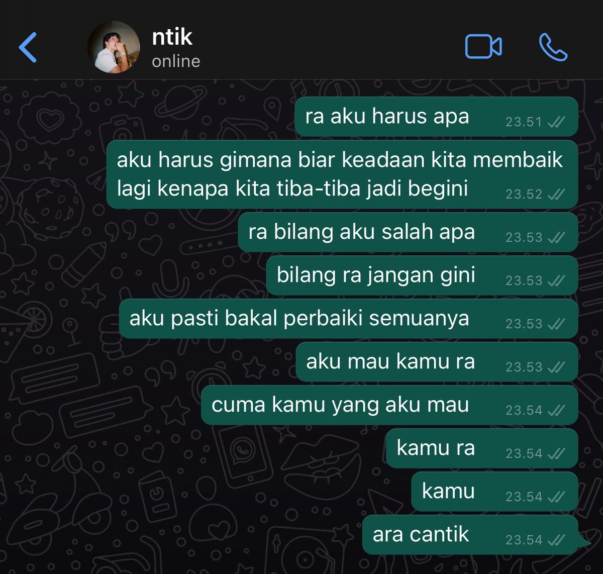 cuankiholic's tweet photo. aldo breakup era, carbono au https://t.co/2CCwcYXlTE