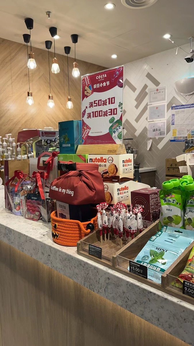 NilsaDelwi1bq3's tweet photo. New arrivals at our corner convenience store: cold-brewed coffee, Japanese matcha cookies u0026 travel-sized toiletries! Grab your must-stock daily essentials before they’re gone~ https://t.co/mcyoxiw62y