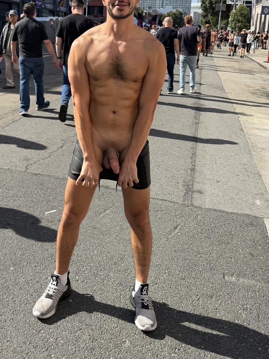 Mr_mo_30's tweet photo. Pulling it out at Folsom https://t.co/npMq2cxtgE