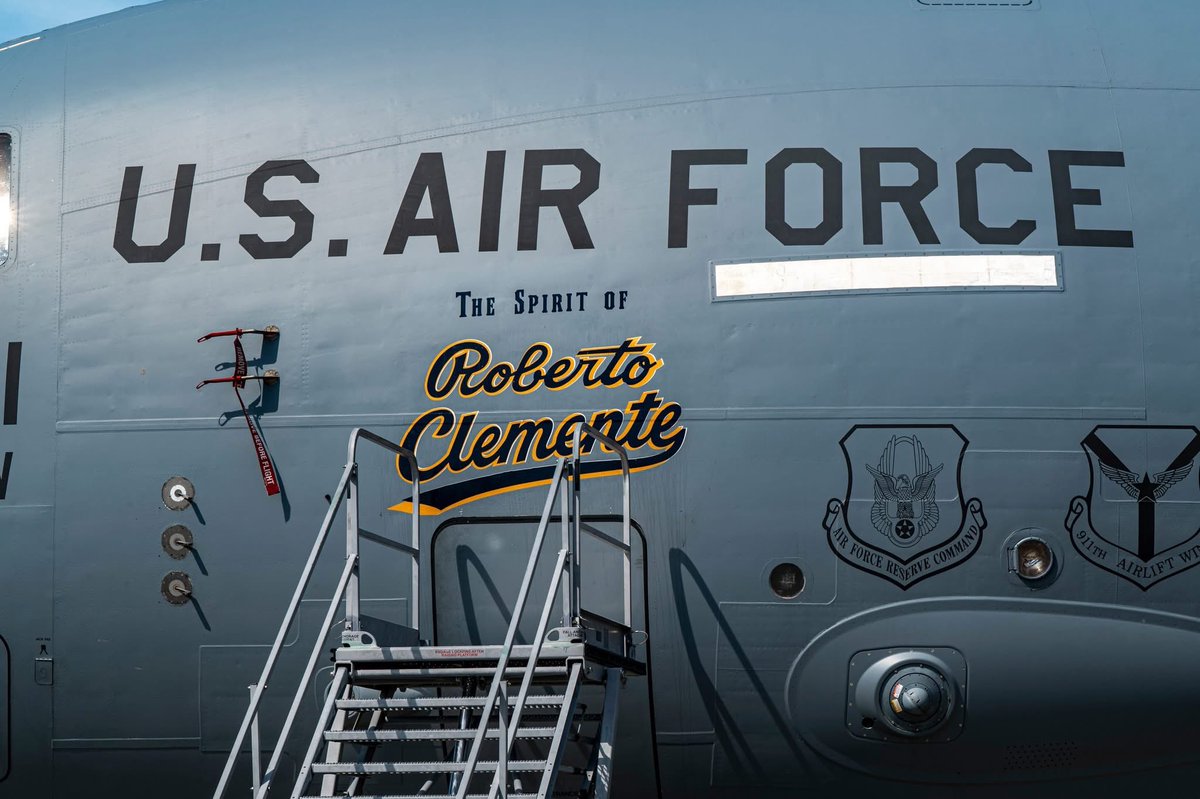 GoldenDomeAv's tweet photo. New livery in the works. #Clemente #Retire21 #MSFS #C17 https://t.co/u0ANXkKWy7