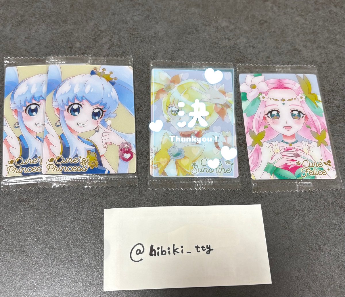 Hibiki_tty's tweet photo. 交換 譲渡】
プリキュア ウエハース HR 交換

譲）画像1.2.3枚目

求）画像4枚目
      又は1枚100円(HRは交換のみ)
      買取の場合、複数まとめてでお願いいたします。

HRに対して複数提供可能です。 

郵送希望。
お心あたりがございましたら、お声掛けください。
よろしくお願いいたします。 https://t.co/HhWoa9HDeS