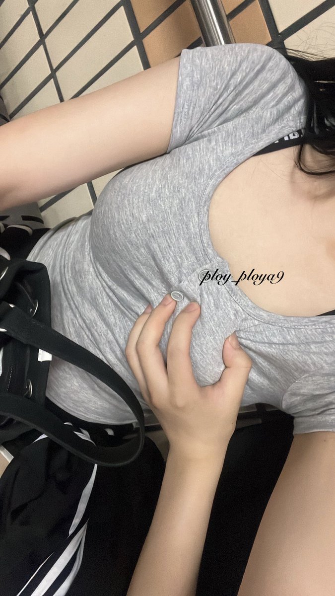 ploy_ploya9's tweet photo. ไม่มีผู้ชายมาจับ ได้เพื่อนผู้หญิงนี่แหละ
🤪 #สาวบุรีรัมย์ #บุรีรัมย์ #บุรีรัมย์ในเมือง  #ผู้หญิงบุรีรัมย์ 
ต้องใส่แฮชแท็กไหนถึงจะโดนใจเธอ
ทักได้ไม่กัด😆 https://t.co/0qbm424EkZ
