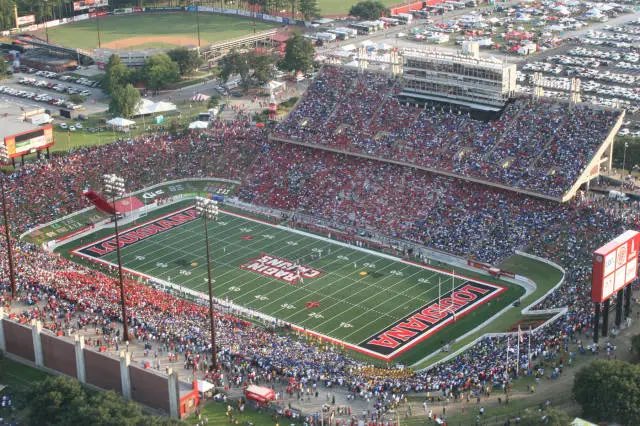 FCRecruits's tweet photo. LETS DISCUSS RECRUITING 

C/o 27, 28, 29 &amp; 30! If You Are Interested In Being Recruited By The University of Louisiana at Lafayette ( @RaginCajunsFB ) COMMENT film, RETWEET &amp; DM us. We Are Sending Over Playmakers For Evaluation.

Coaches &amp; Parents Reach Out!

#TheHome🏭🏈 https://t.co/L5mg8s9bJz