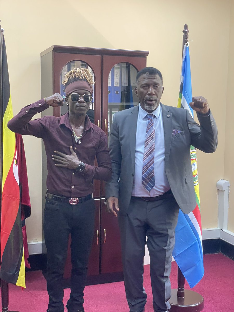 RonaldBalimwezo's tweet photo. Delighted to host one of Uganda’s finest vocalists, @King Fa. He has used his talent to stand with the people and speak out against injustice.

As his show on 8th October approaches, let’s turn up, show love and support our own! 🇺🇬✊🏾 https://t.co/JrcK0oZLmw