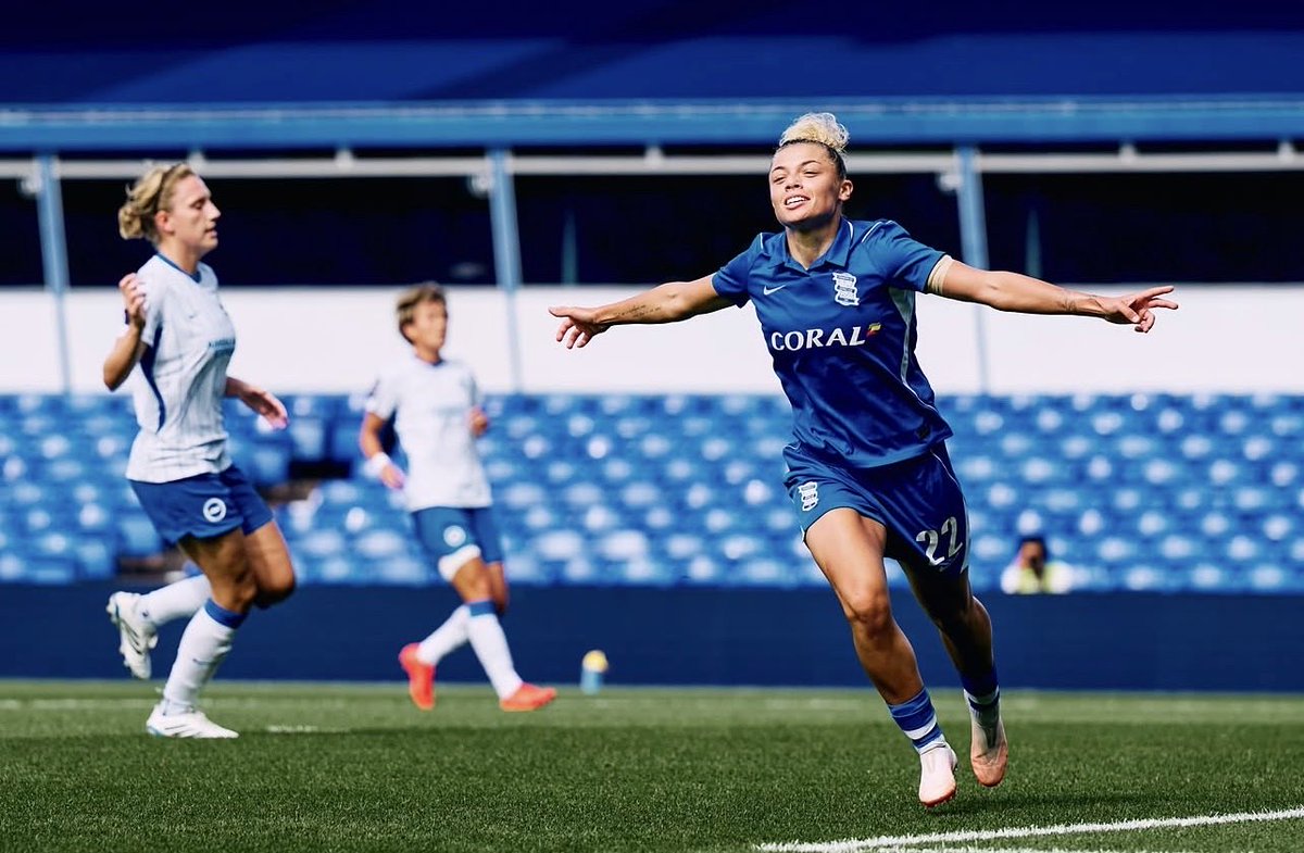 GC_FootFem's tweet photo. OCÉANE HURTRÉ ET SI C’ÉTAIT SON TOUR ?

À Birmingham elle s’est imposée comme une vraie menace offensive avec 4 buts en WSL parmi les meilleures buteuses du championnat

Le 14 octobre une possible convocation chez les Bleues serait la récompense de cet excellent début de saison https://t.co/9gtkax8g86