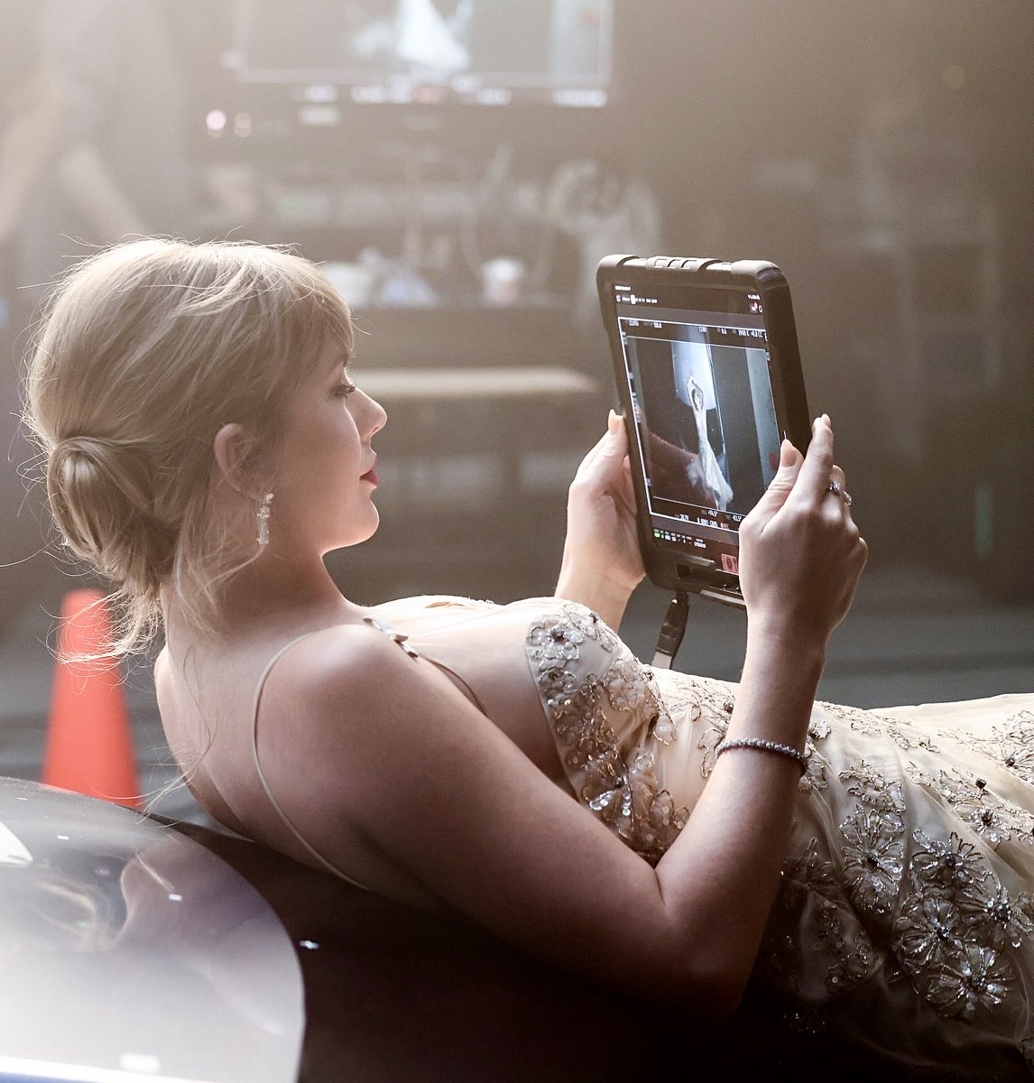 janesreputation's tweet photo. me the second i wake up and check social media just in case taylegend did something https://t.co/IcJdawhB7W