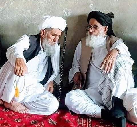 SamiSwati_'s tweet photo. مولانا محمد حنیف شہید دین اسلام کا درخشندہ ستارہ تھے ان کا لگایا ہوا گلشن اب بھی وطن کو معطر کئے ہوئے ہے ۔ #یوم_شہادت_مولانامحمدحنیف https://t.co/JRAwKmjkEm