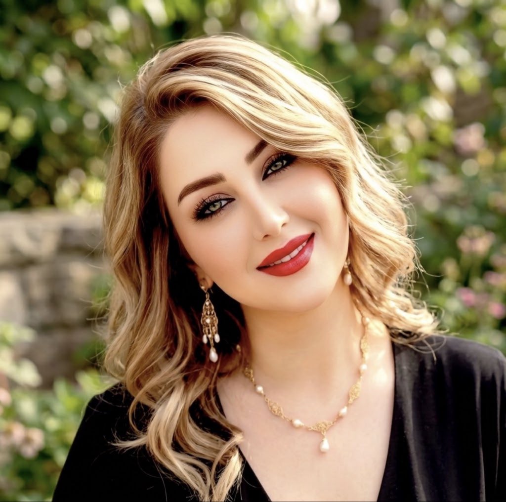 a1515g's tweet photo. ↲❁  

أجد نفسي فِي سُطور - بيّن الوسمي
 -مترفعّة عقل و شُعور و بصيرة ♥️. https://t.co/12VplD0lkg