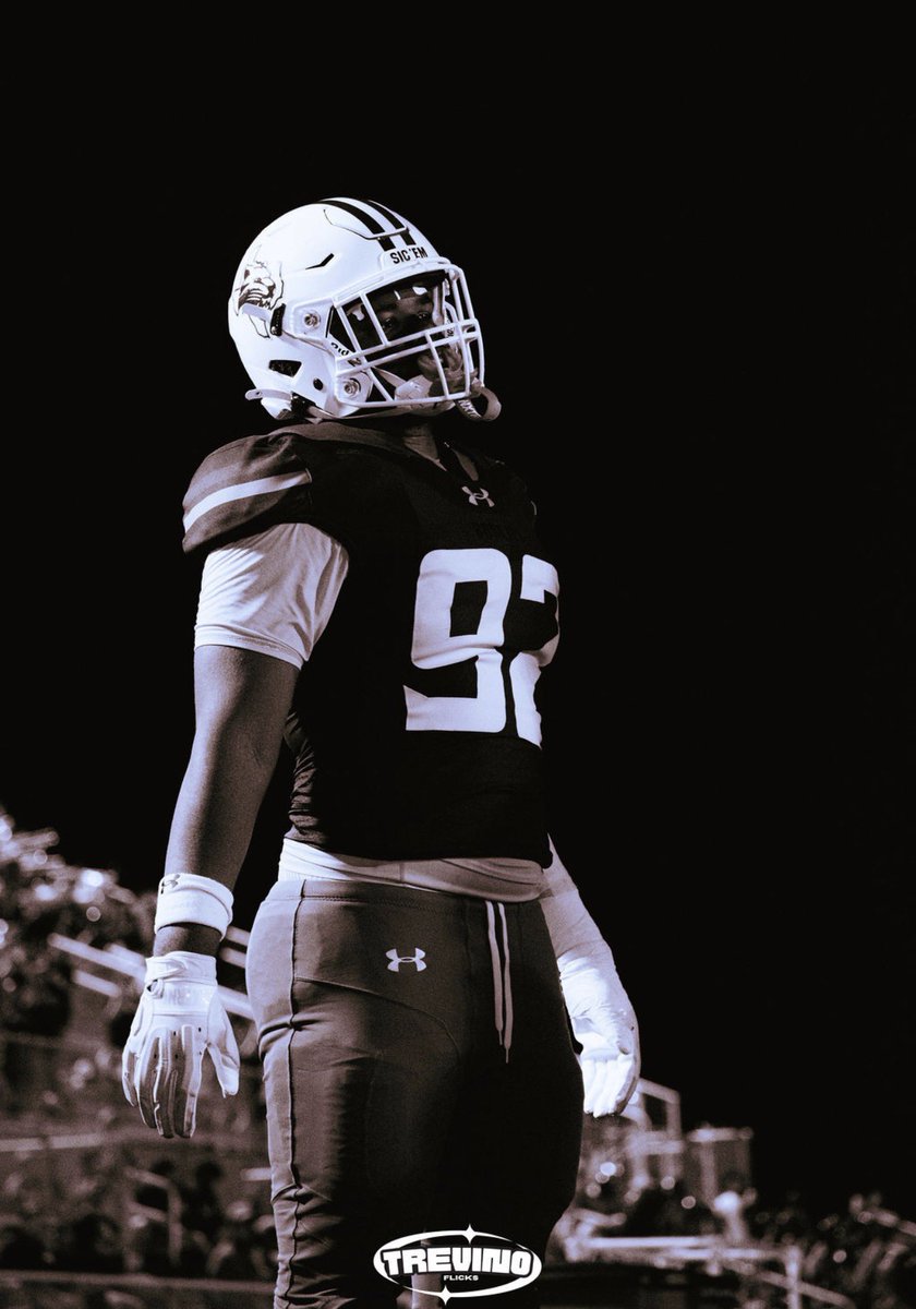 JiovonniBrew's tweet photo. ⚔️Mid Season Highlights⚔️( 5 Games )
⚔️Stats⚔️
29 Tackles⚔️
15 TFL⚔️
2 Sacks⚔️
1 Interception⚔️
@CHSBobcatsFB @__CoachBess @Coachwoods5073 @Coach__OMalley @streetziam 
No Game this week time to prep⚔️

Hudl link: https://t.co/nqqbVdrtuE https://t.co/VZmKTBVvn6