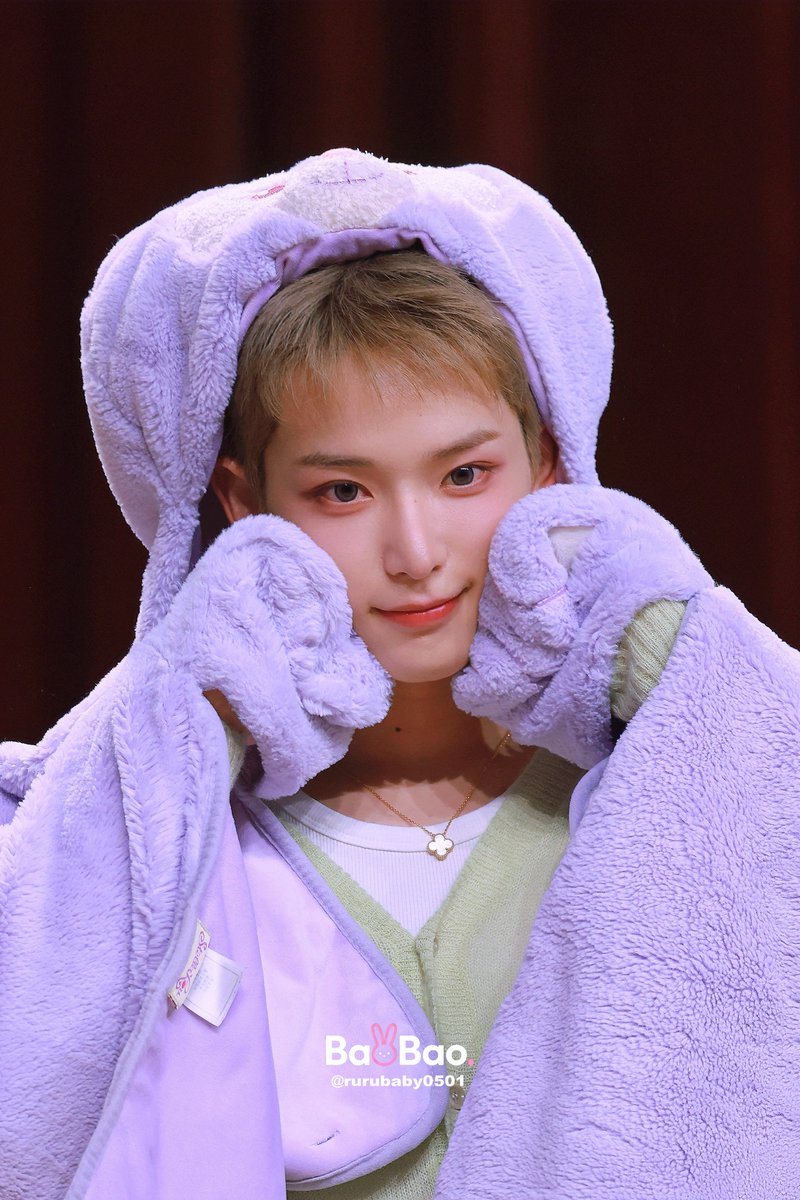 rurubaby0501's tweet photo. 260928 m2u ✍🏻
🐰💜

#하루아 #HARUA #ハルア #美琉愛
#앤팀 #andTEAM https://t.co/OpTSMnnbi8