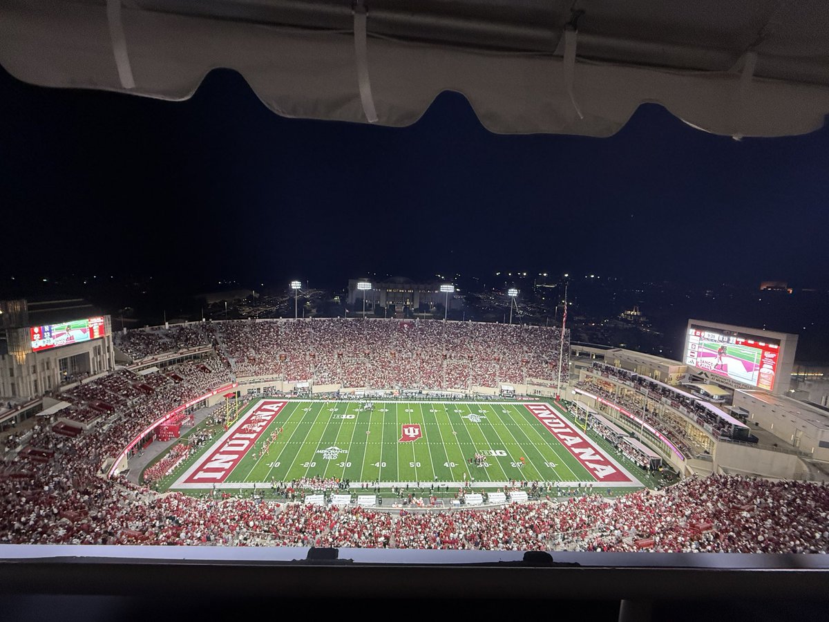 ryanlapedis's tweet photo. @STAAtalent Best job in the world! #iufb https://t.co/00hK1SlQ5T