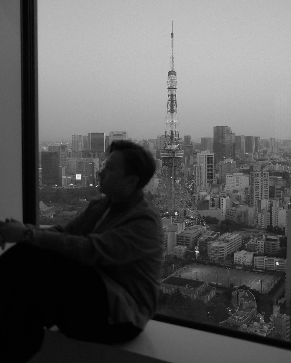 JJr_Silva's tweet photo. Every day in Tokyo, I had on my Hamilton Khaki Aviation X-Wind 🇯🇵 Simple, versatile and suited to everything from mornings at Tokyo Tower to late nights around Shibuya. https://t.co/wULY7MbXg0